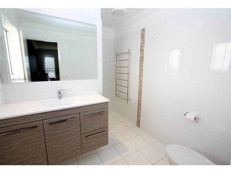 6 Greenway Street, Lloyd NSW 2650