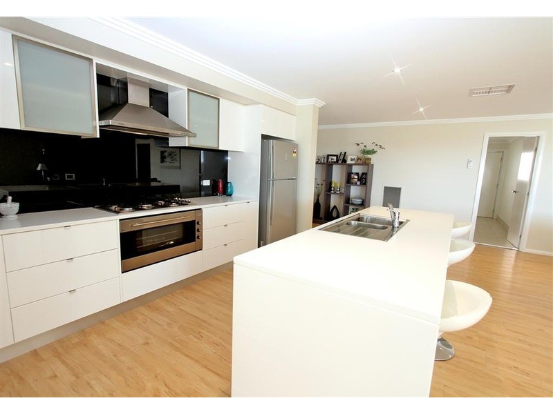 6 Greenway Street, Lloyd NSW 2650