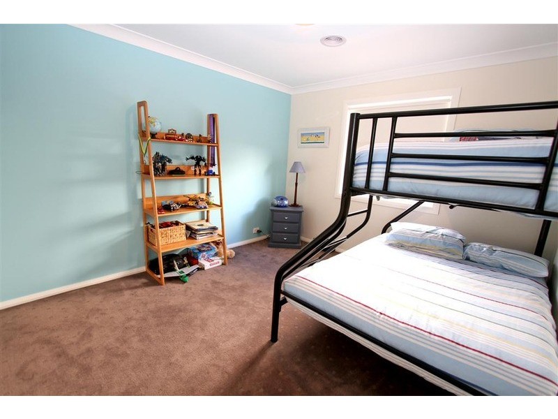 6 Greenway Street, Lloyd NSW 2650