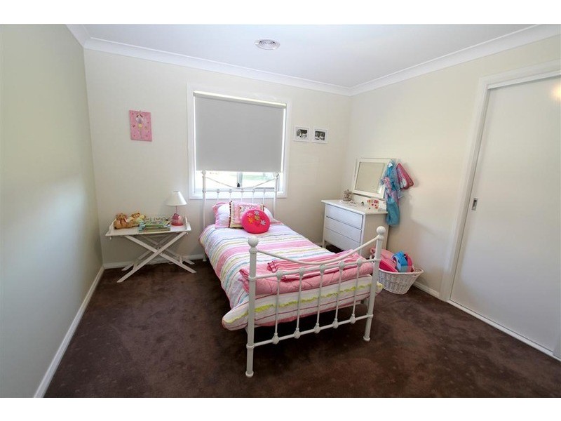 6 Greenway Street, Lloyd NSW 2650