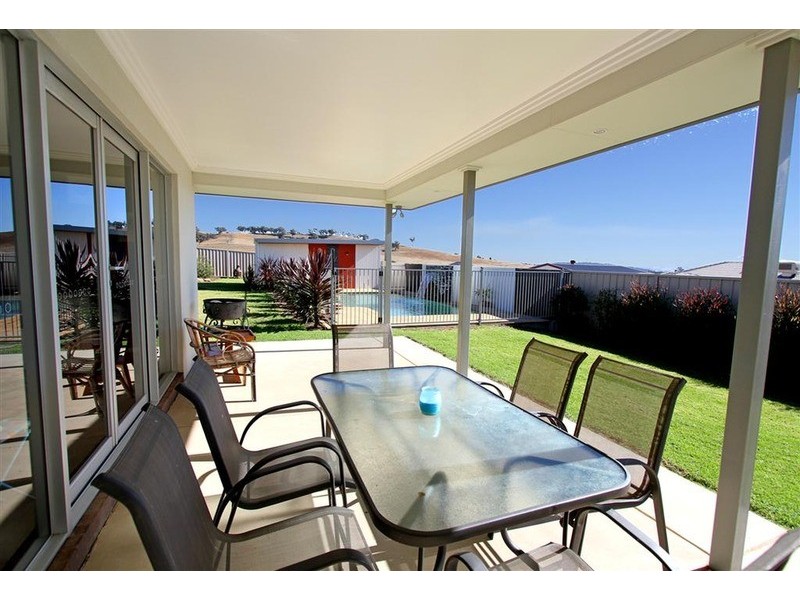 6 Greenway Street, Lloyd NSW 2650