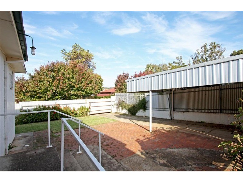 20 Gormly Avenue, Wagga Wagga NSW 2650