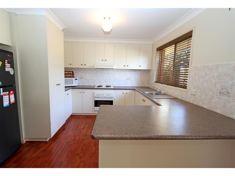 18 Kimba Drive, Glenfield Park NSW 2650