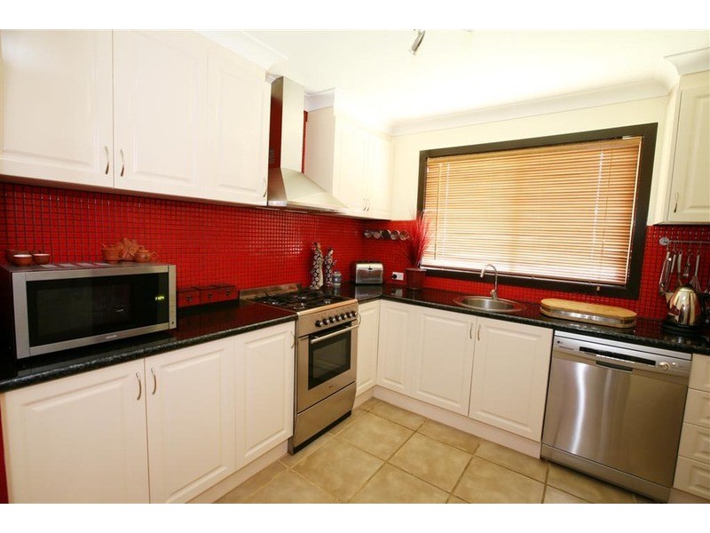 17 O’Connor Street, Tolland NSW 2650