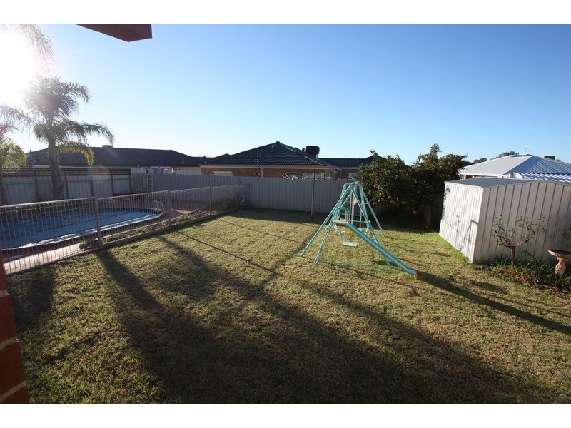 9 Woomera Place, Glenfield Park NSW 2650