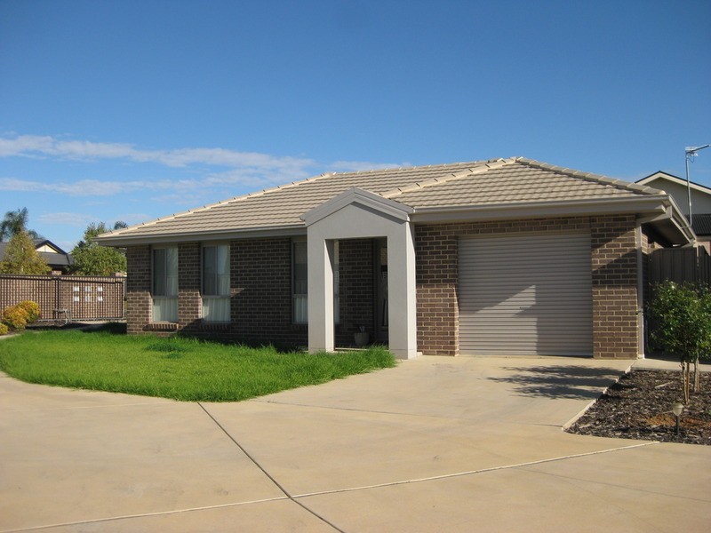 1-3/5 Womboin Crescent, Wagga Wagga NSW 2650