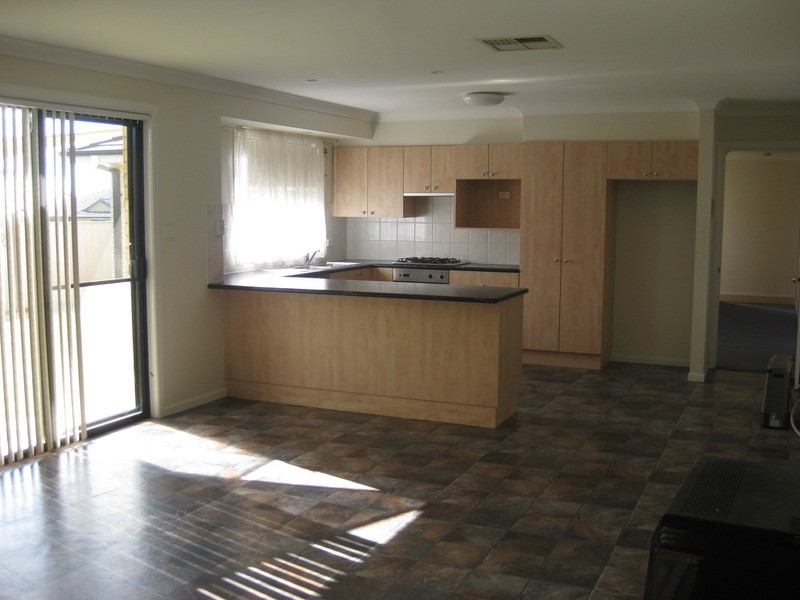 24 Woomera Place, Wagga Wagga NSW 2650