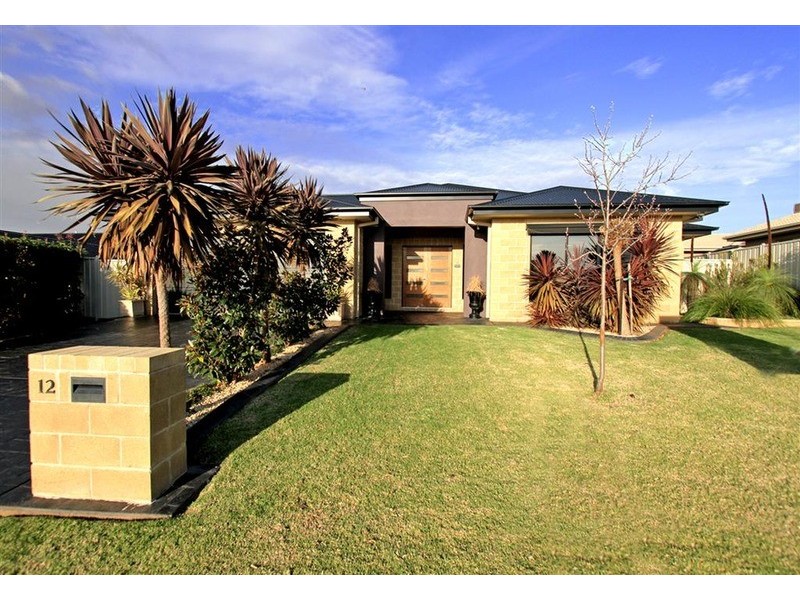12 Ulandra Place, Estella NSW 2650