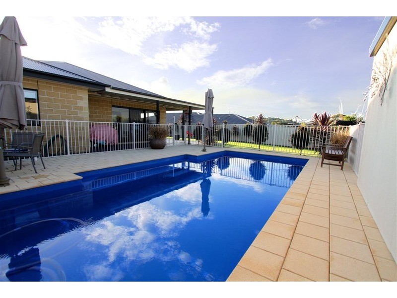 12 Ulandra Place, Estella NSW 2650