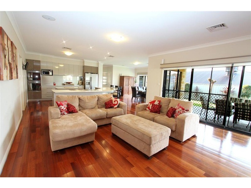 12 Ulandra Place, Estella NSW 2650