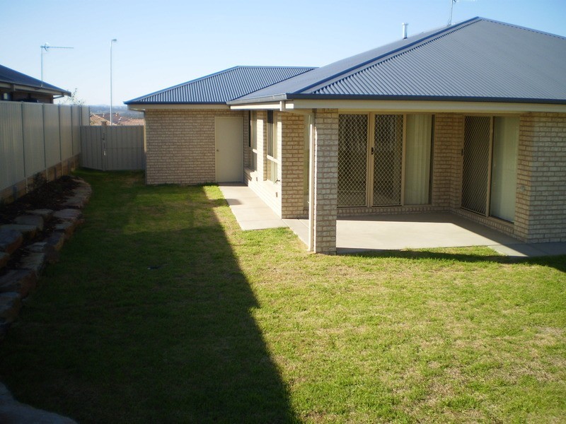 24  Franklin Drive, Estella NSW 2650