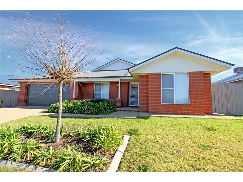 28 Bogong Crescent, Tatton NSW 2650