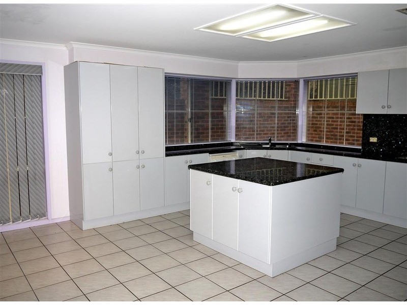 2 Gordon Close, Wagga Wagga NSW 2650