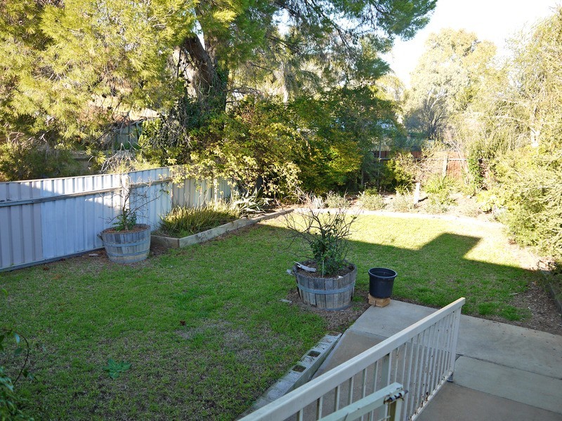 4 Mimosa Drive, Mount Austin NSW 2650