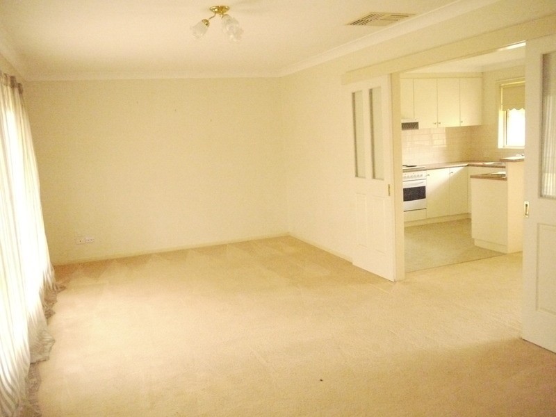 6 Titanga Place, Bourkelands NSW 2650