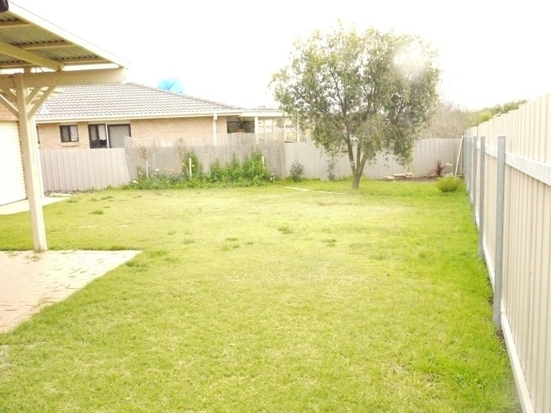 6 Titanga Place, Bourkelands NSW 2650
