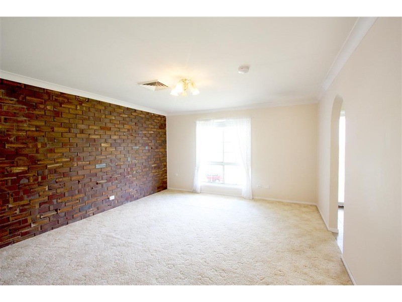 12 Andrews Avenue, Kooringal NSW 2650