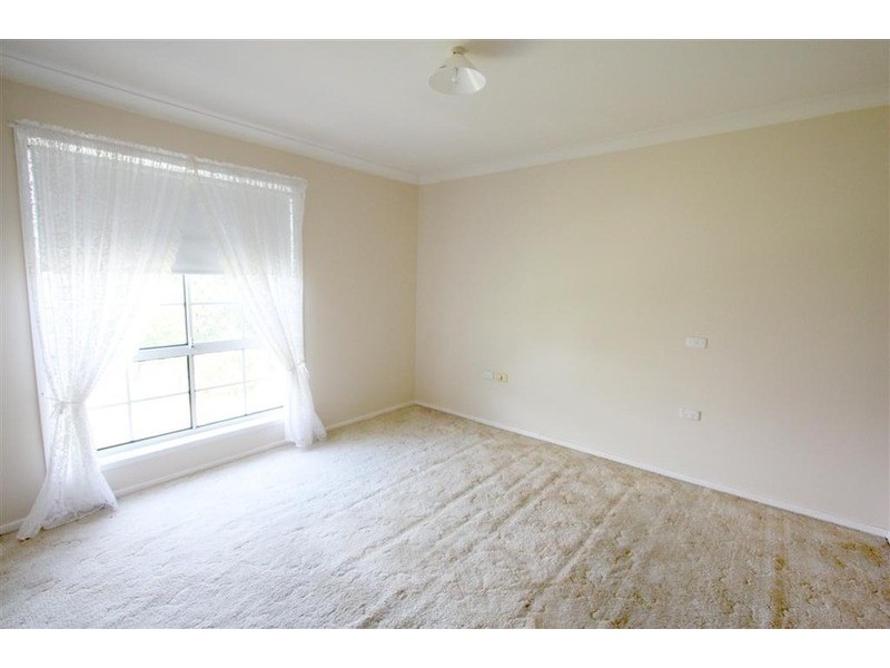 12 Andrews Avenue, Kooringal NSW 2650