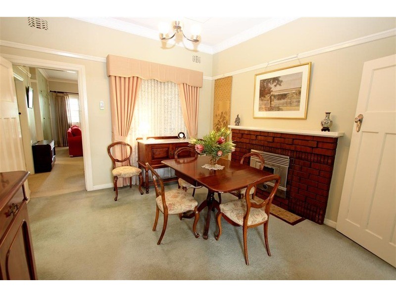 4 Jarick Street, Turvey Park NSW 2650