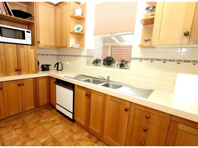 4 Jarick Street, Turvey Park NSW 2650