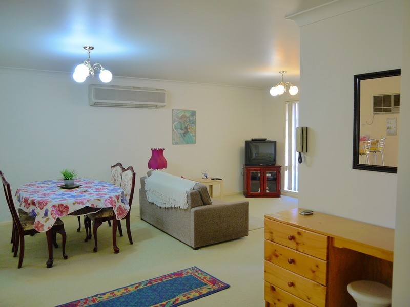 2/1 Jennifer Place, Wagga Wagga NSW 2650