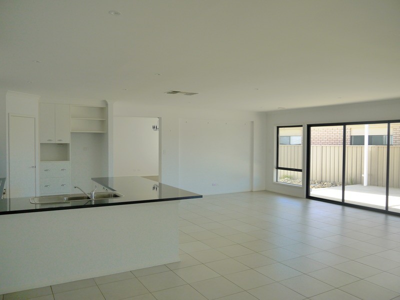 5 Wellington Avenue, Tatton NSW 2650
