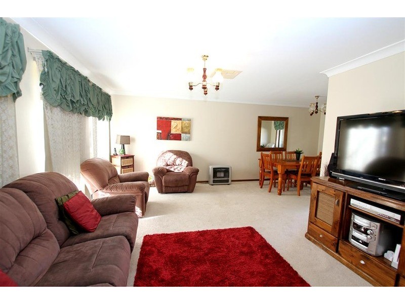 67 Undurra Drive, Glenfield Park NSW 2650