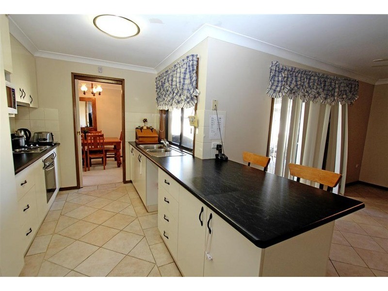 67 Undurra Drive, Glenfield Park NSW 2650