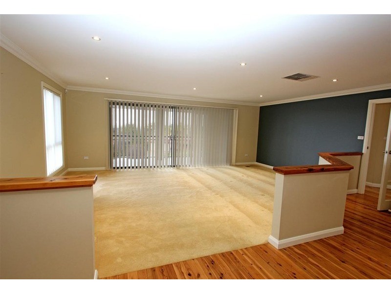 71 Simkin Crescent, Kooringal NSW 2650