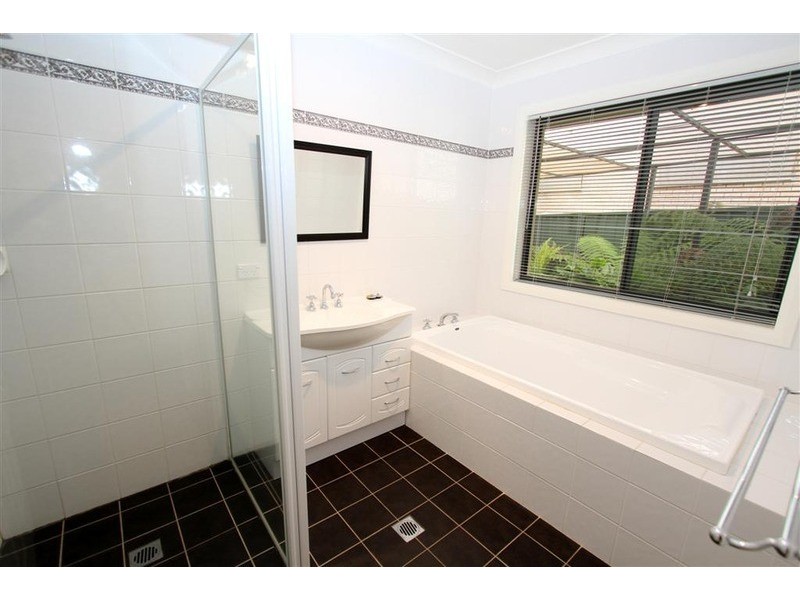 71 Simkin Crescent, Kooringal NSW 2650