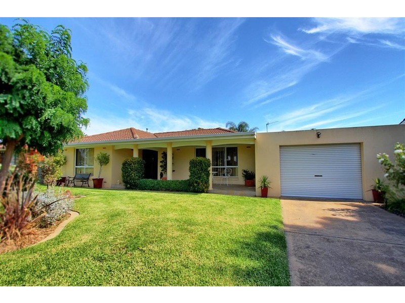 4 Vanda Street, Lake Albert NSW 2650