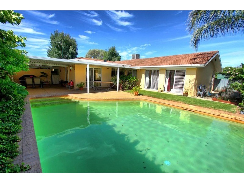 4 Vanda Street, Lake Albert NSW 2650