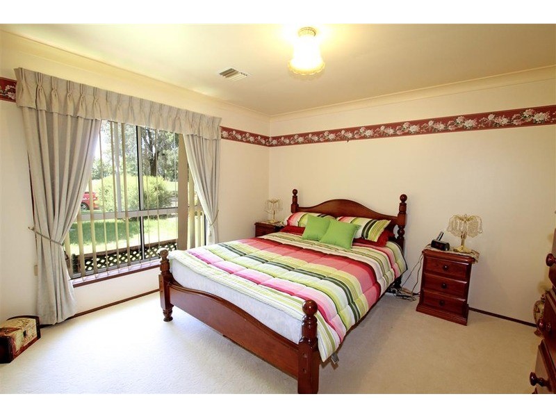 4 Vanda Street, Lake Albert NSW 2650