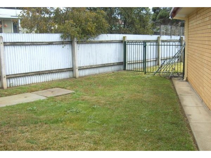 3/5 Borneo Crescent, Ashmont NSW 2650