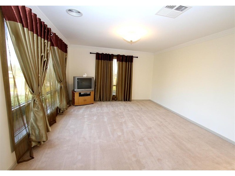 85 Atherton Crescent, Tatton NSW 2650