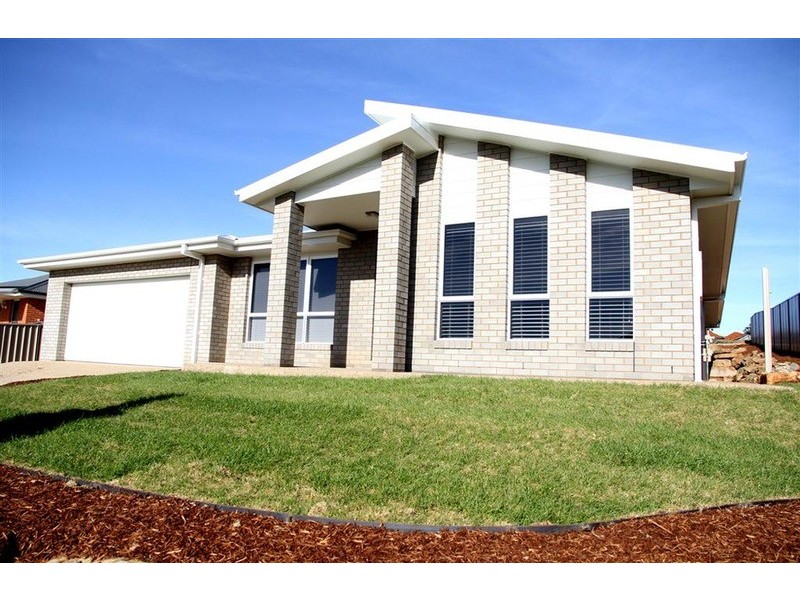 46 Yarrawah Crescent, Bourkelands NSW 2650