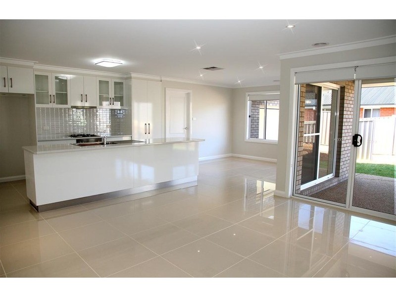 46 Yarrawah Crescent, Bourkelands NSW 2650