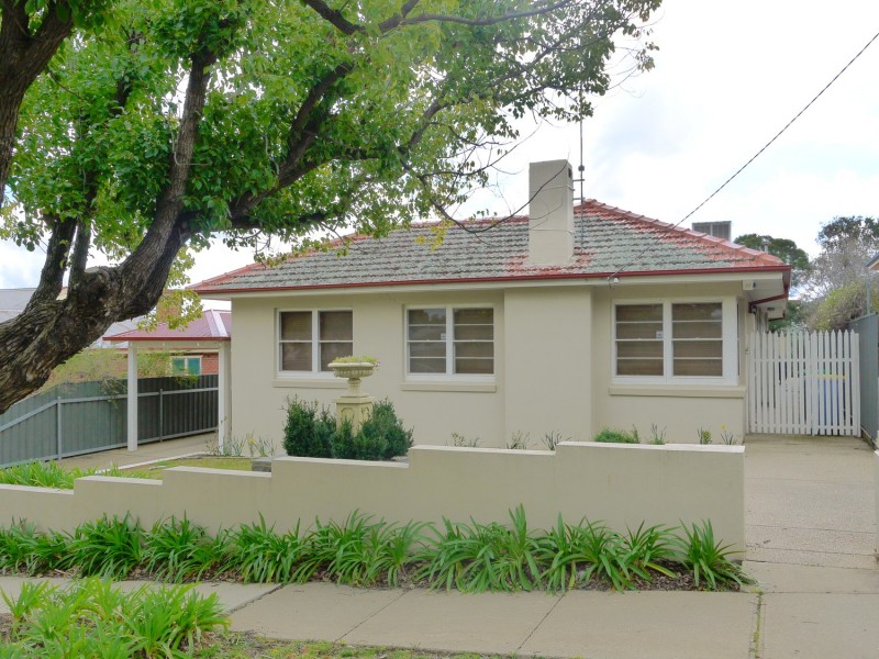 42 Grandview Avenue, Turvey Park NSW 2650