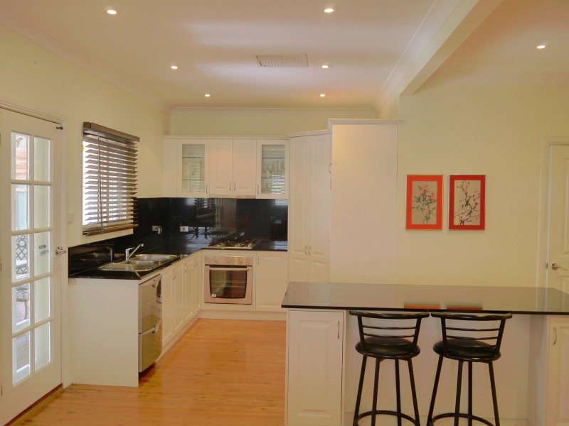 42 Grandview Avenue, Turvey Park NSW 2650