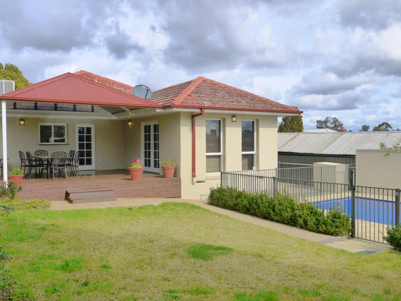 42 Grandview Avenue, Turvey Park NSW 2650