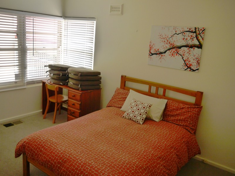 42 Grandview Avenue, Turvey Park NSW 2650