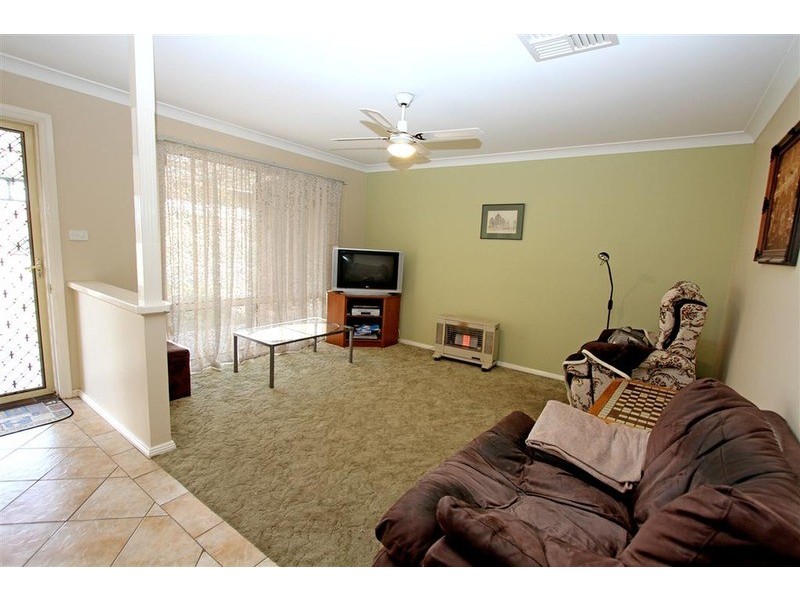 43 Kirrang Avenue, Glenfield Park NSW 2650