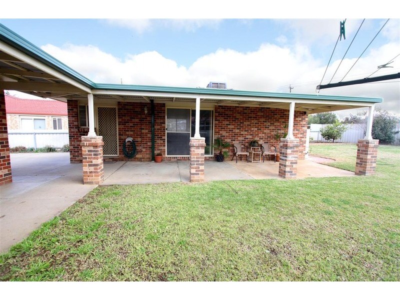 43 Kirrang Avenue, Glenfield Park NSW 2650