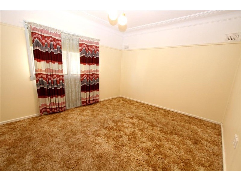 244 Lake Albert Road, Kooringal NSW 2650