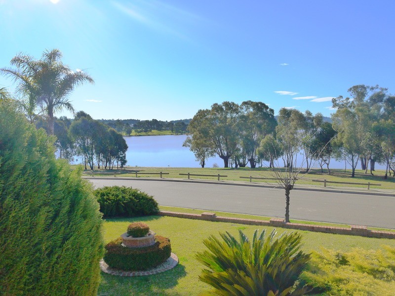 50 Lakehaven Drive, Wagga Wagga NSW 2650