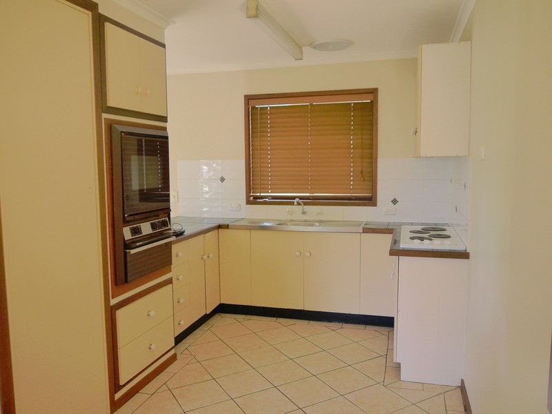 12 Naretha Street, Glenfield Park NSW 2650