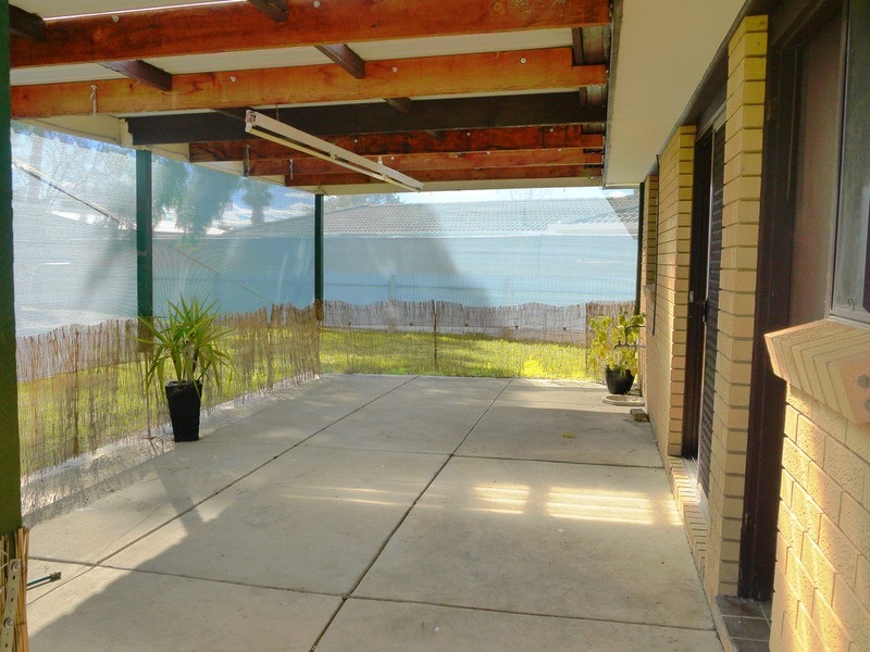 12 Naretha Street, Glenfield Park NSW 2650