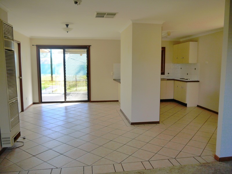 12 Naretha Street, Glenfield Park NSW 2650