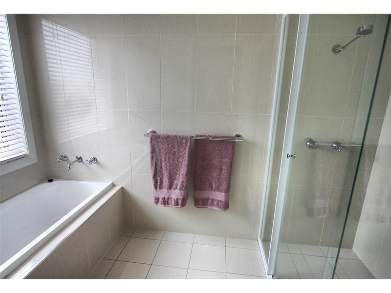 2/2 Clarence Place, Tatton NSW 2650