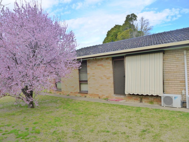 1/2 Inglis Street, Wagga Wagga NSW 2650